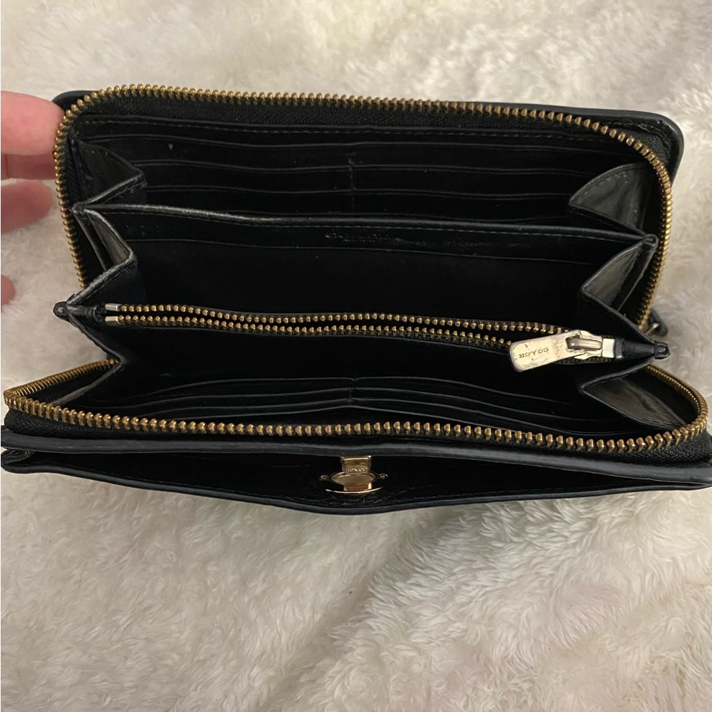 Coach black leather zip wallet - Picture 3 of 3